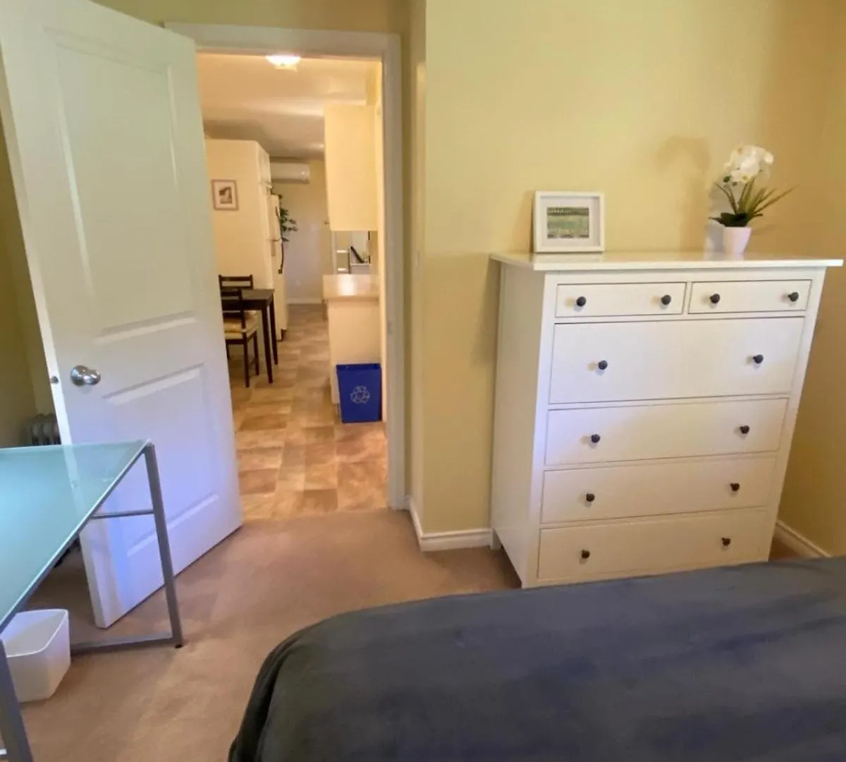 ויקטוריה Ravens Nest Cozy Lower One Bedroom Suite דירה