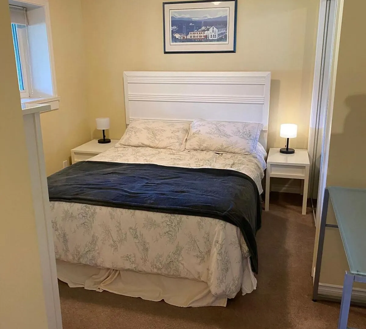 דירה ויקטוריה Ravens Nest Cozy Lower One Bedroom Suite