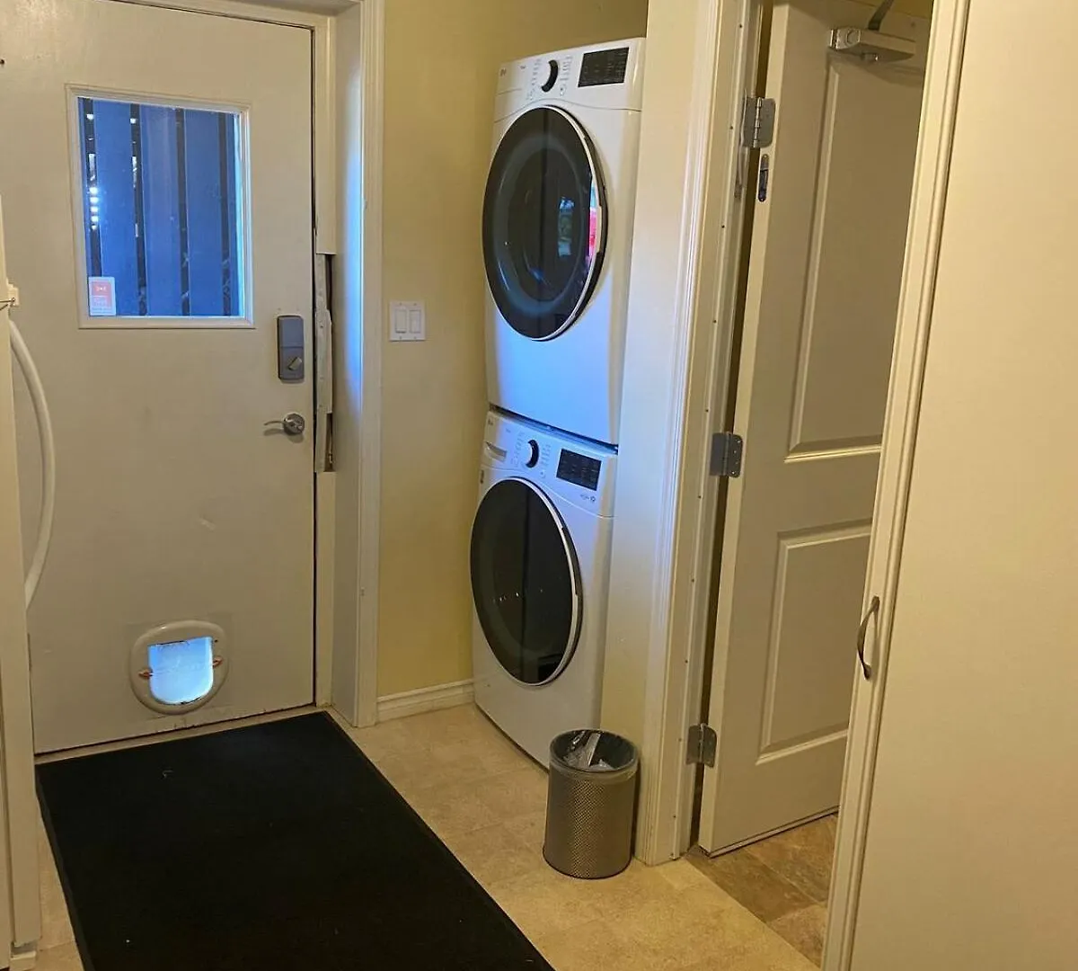 ויקטוריה Ravens Nest Cozy Lower One Bedroom Suite 0*,  קנדה