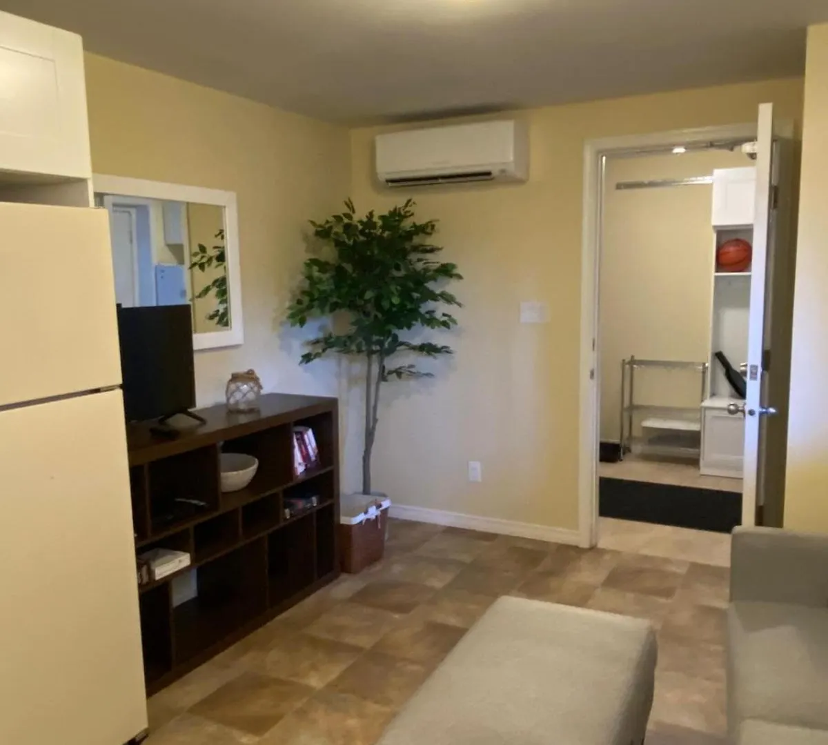 דירה ויקטוריה Ravens Nest Cozy Lower One Bedroom Suite קנדה
